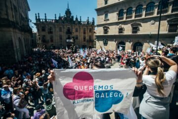 La Real Academia Galega responsabiliza al Gobierno del PP de llevar el idioma gallego “al borde del colapso”