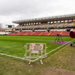 El «vergonzoso» desastre eterno del Rayo Vallecano: éxito deportivo con agua fría, hongos en el césped y sin invertir los 30 millones de CVC
