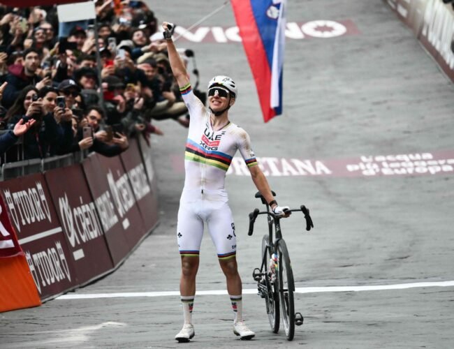 Pogacar, con la enésima exhibición en solitario, conquista su cuarta Strade Bianche