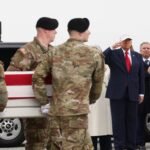 Trump recibe los restos de los primeros militares estadounidenses muertos en la guerra de Irán