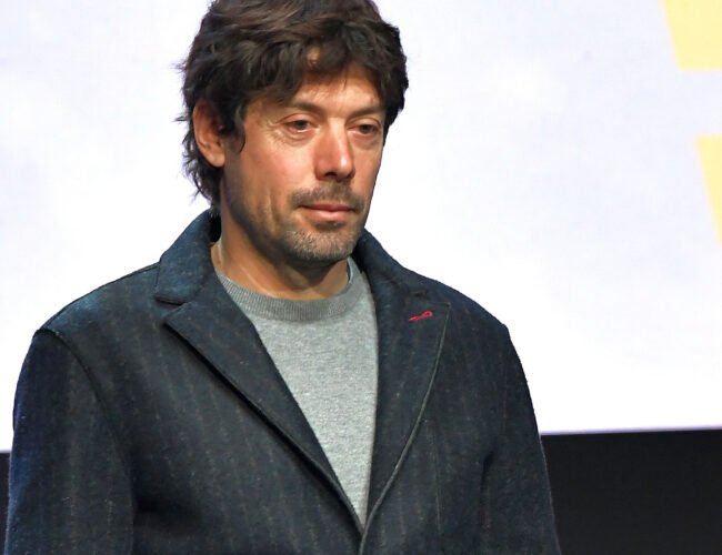 La deriva de Óscar Freire, un tipo peculiar: orden de alejamiento, desapariciones y comentarios impropios: »No me lo puedo creer se conocen desde niños»