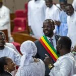 Senegal entra en el delirio político: el mismo partido que gobierna ejerce la oposición