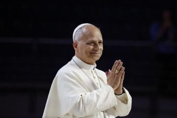 Visita del papa León XIV a Madrid, en directo | El Papa defiende en el Movistar Arena  el «arte de tejer redes» y «construir juntos algo genuinamente humano»