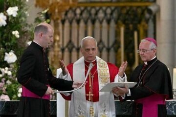 Visita del papa León XIV a Madrid, en directo | El llamamiento del Papa en el Bernabéu: «Que en vuestros ojos y en vuestra vida se pueda encontrar la palabra de Dios»