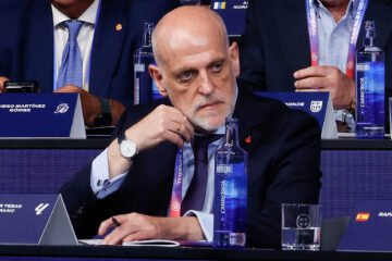 Tebas estalla contra la FIFA tras el ‘caso Balogun’: «Es la punta del iceberg de un modelo que deteriora la credibilidad del fútbol»