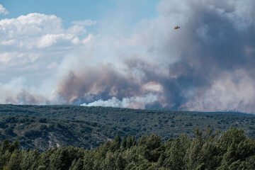 El incendio del Parque Natural de la Sierra Norte de Guadalajara ha quemado ya 13.000 hectáreas y deja 800 personas afectadas y 21 municipios evacuados