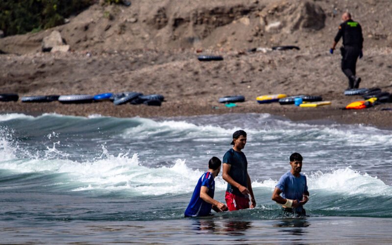 Interior pone el foco en las mafias y la sentencia del Supremo que impide las ‘devoluciones en caliente’ y exculpa a Marruecos de la avalancha en Ceuta