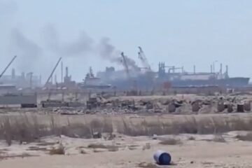 Egipto sufre el primer ataque de la guerra en Oriente Próximo al impactar un dron contra buques gasísticos