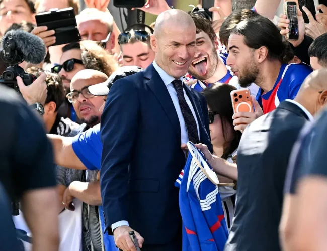 Zidane es el nuevo seleccionador de Francia: «Es una inmensa alegría, estoy muy feliz»