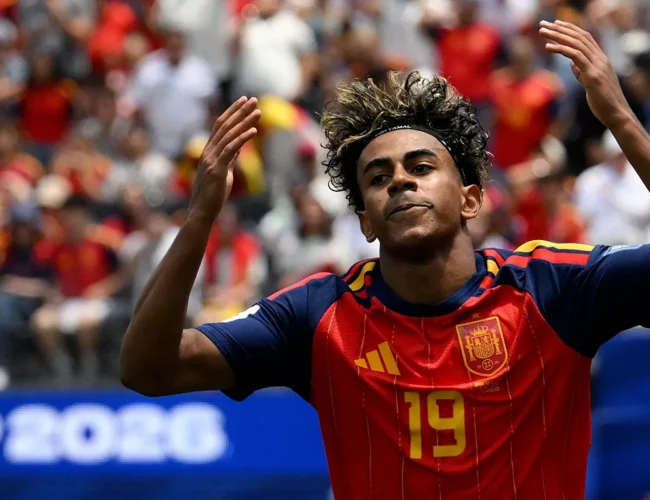 Lamine Yamal dedica unas bonitas palabras a su hermano pequeño Keyne tras ganar a Austria