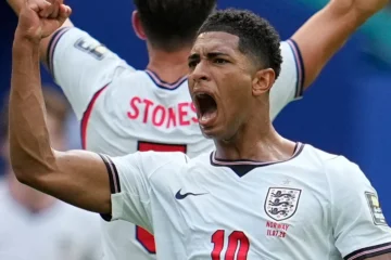 La épica celebración de Inglaterra tras vencer 1-2 a Noruega cantando Wonderwall de Oasis