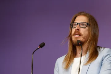Podemos considera «patético» que Sánchez mantenga a la directora de la Guardia Civil