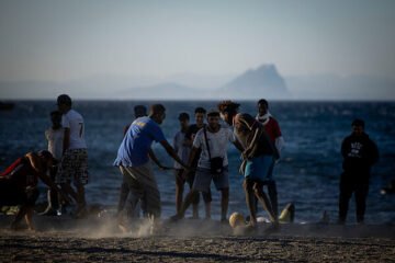 Vox aleja una ruptura de los gobiernos con el PP por el reparto de los menores migrantes desde Ceuta: «La situación actual es diferente»