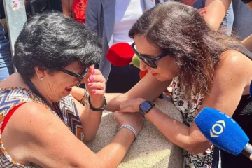 Una mujer de Ceuta se pone a llorar ante Margarita Robles: «Tengo miedo»