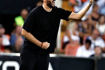 Más difícil todavía para el Valencia: recibe incendiado a un Barça con la duda de Lamine, falto de refuerzos y con Corberán sin crédito en Mestalla