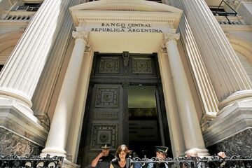 ¿Suiza o Inglaterra? Polémica por el destino del oro del Banco Central argentino