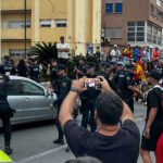 Crisis migratoria  en Ceuta,  última hora en directo |  La diputada de Ceuta Ya! agredida: «Gracias a que un policía se montó en mi coche y nos sacó de allí estamos vivos»