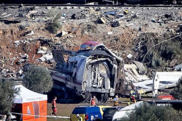El vagón 8 del AVE incrustado en un vagón del Iryo: la imagen de la tragedia de Alexandra, Antonio, Adriana…